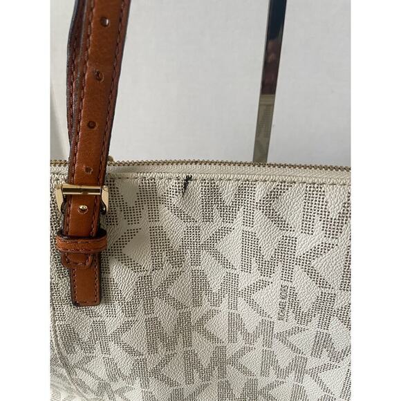 Michael Kors Gray and White Logo Jet Set East West Zip Top Signature Tote - Picture 5 of 12